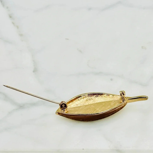 Vintage Liz Claiborne Leaf Brooch Pin Signed Pearlized Accent 2” Long Go… - Picture 7 of 9